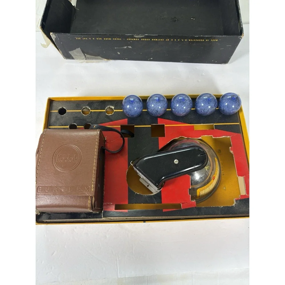 Vintage Kodak Duaflex II Camera De Luxe Flash Outfit Kit Box Bulbs
